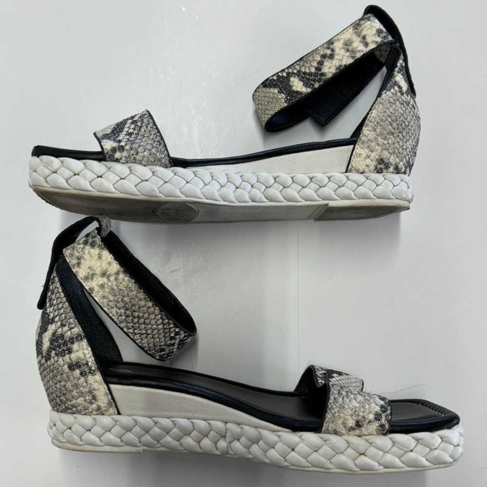 Franco Sarto Sandals Womens 9.5‎ Grey Snakeskin Wedge Tiana Platform Leather